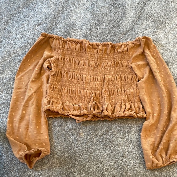 BN ! Off the shoulder ruched top - Picture 5 of 5